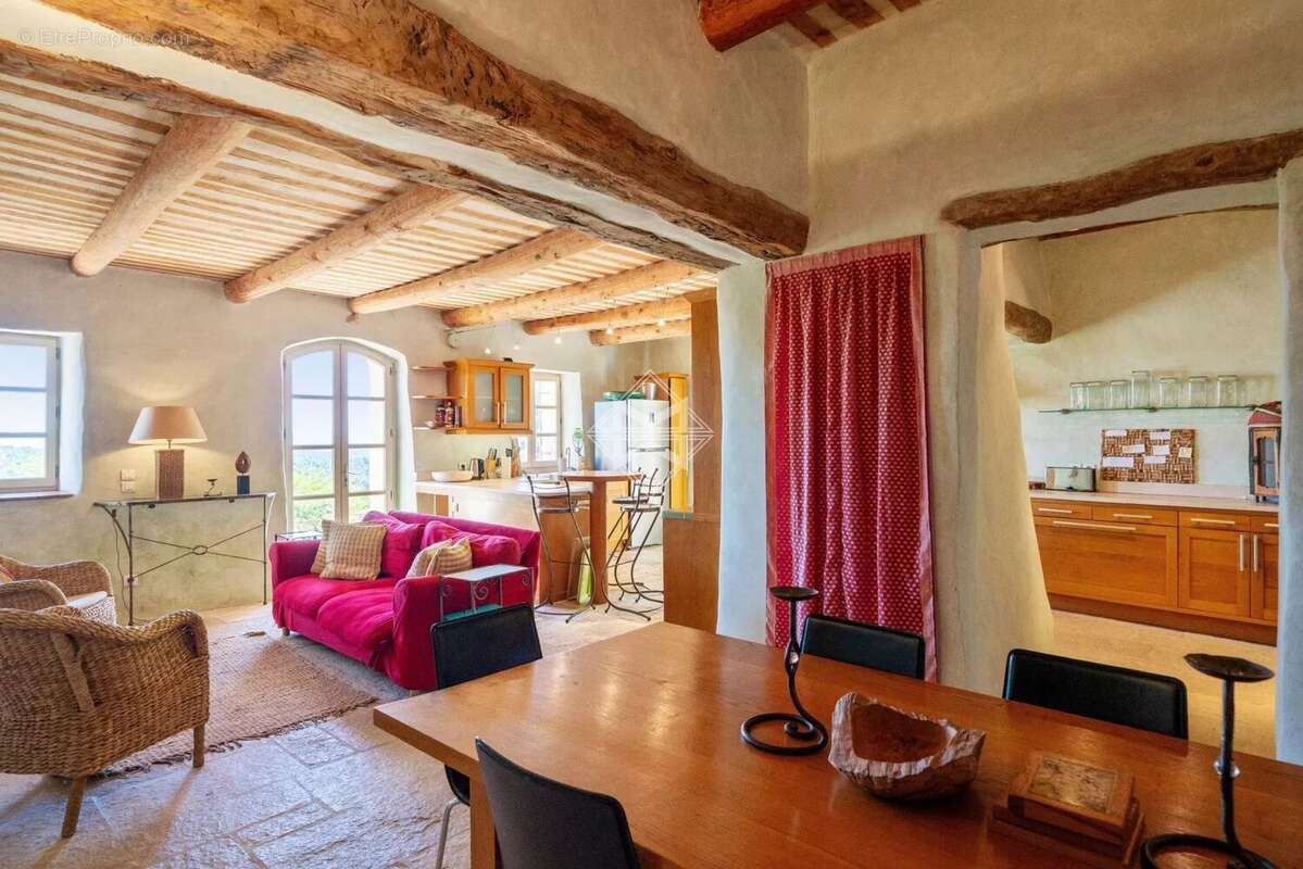 Maison à CALLAS