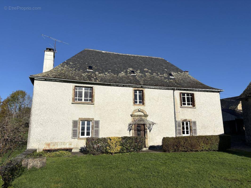Maison à ALBUSSAC