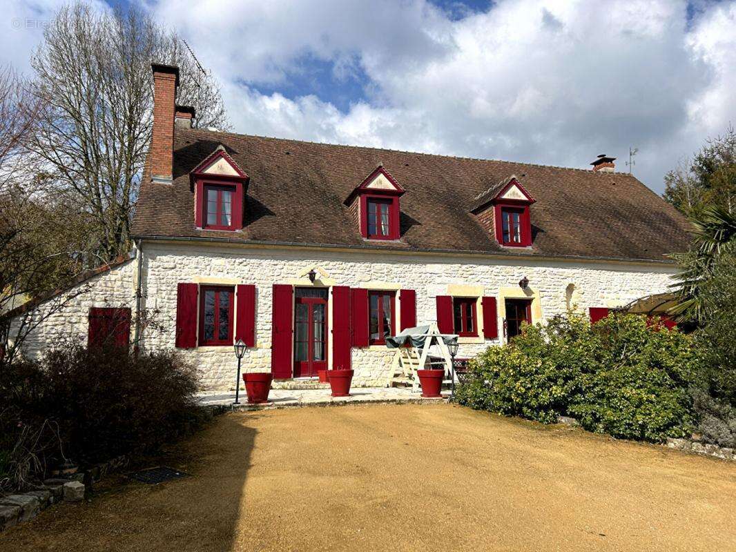 Maison à VARENNES-VAUZELLES