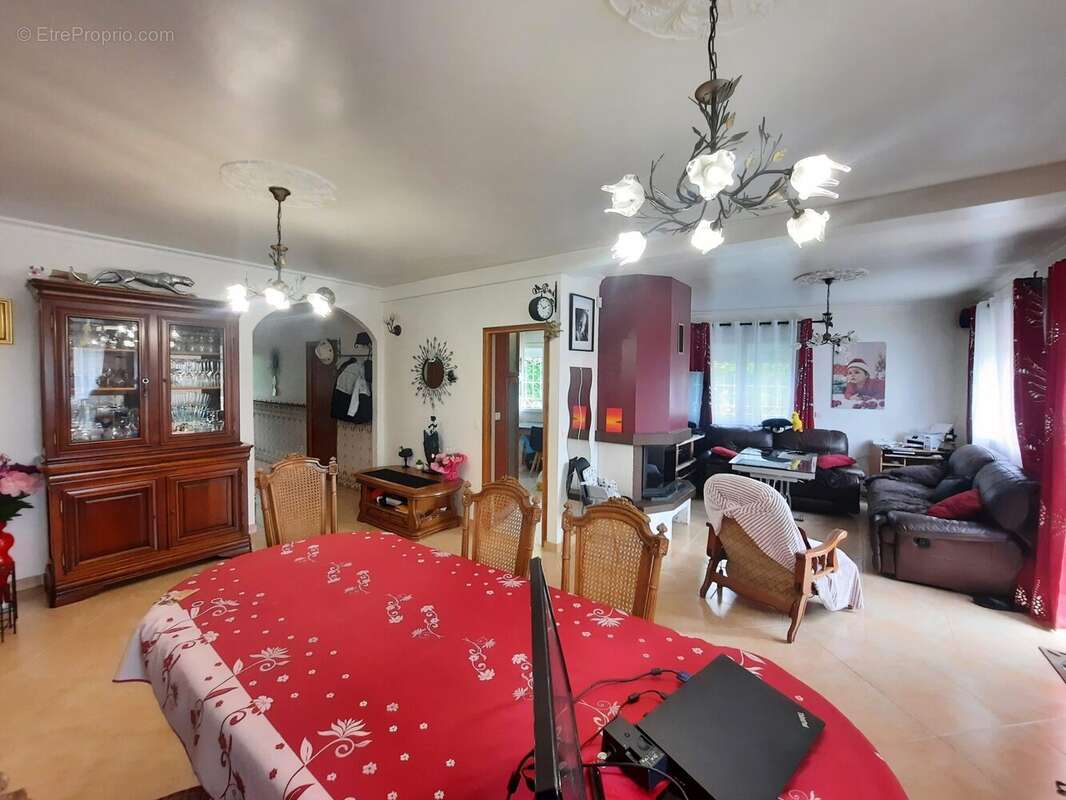 Salon/Séjour - Maison à GOUSSAINVILLE