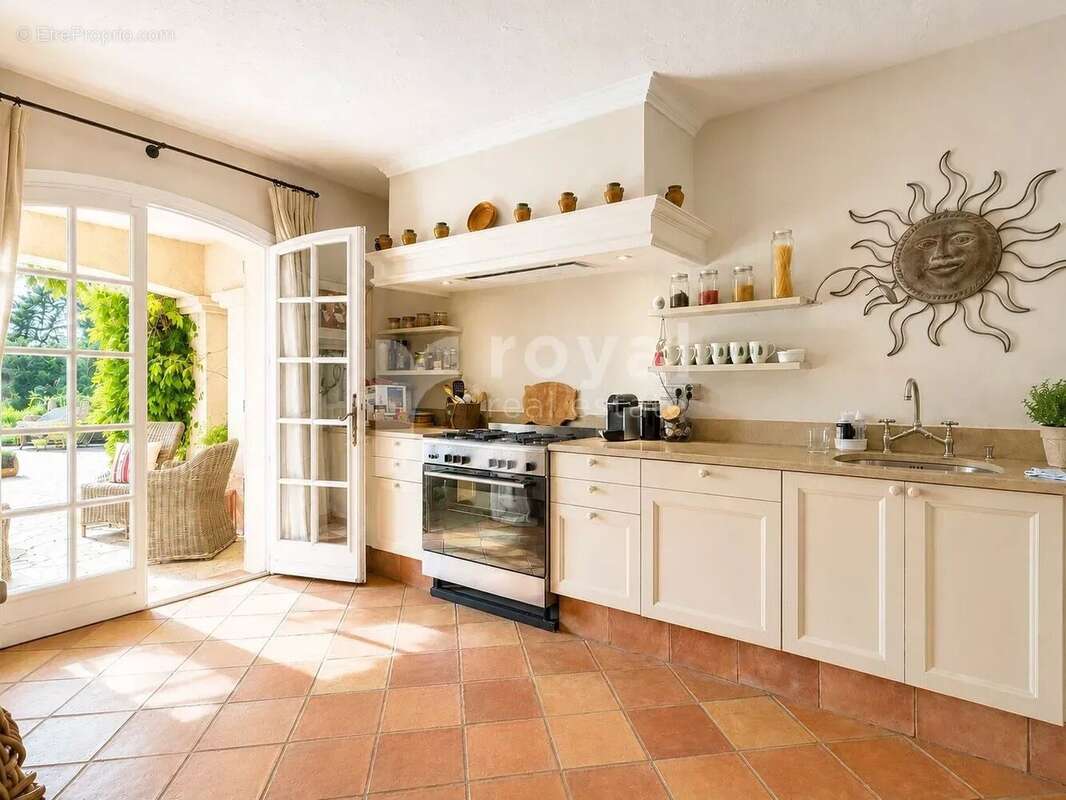 Maison à VALBONNE