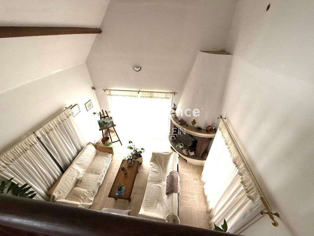 Maison à VILLENEUVE-SUR-YONNE