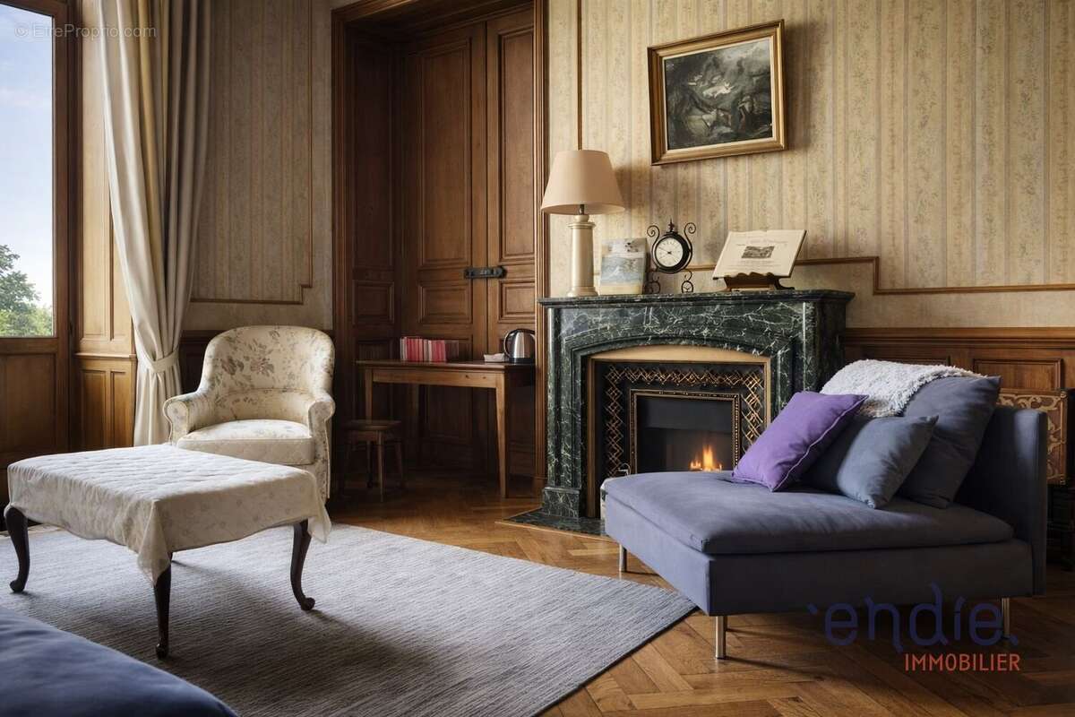 Maison à SAINT-JULIEN-MOLIN-MOLETTE