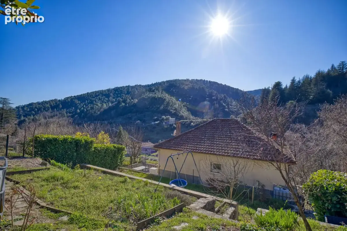 Maison 8 pièces 137 m² à vendre à Genolhac (30450) - photo 2