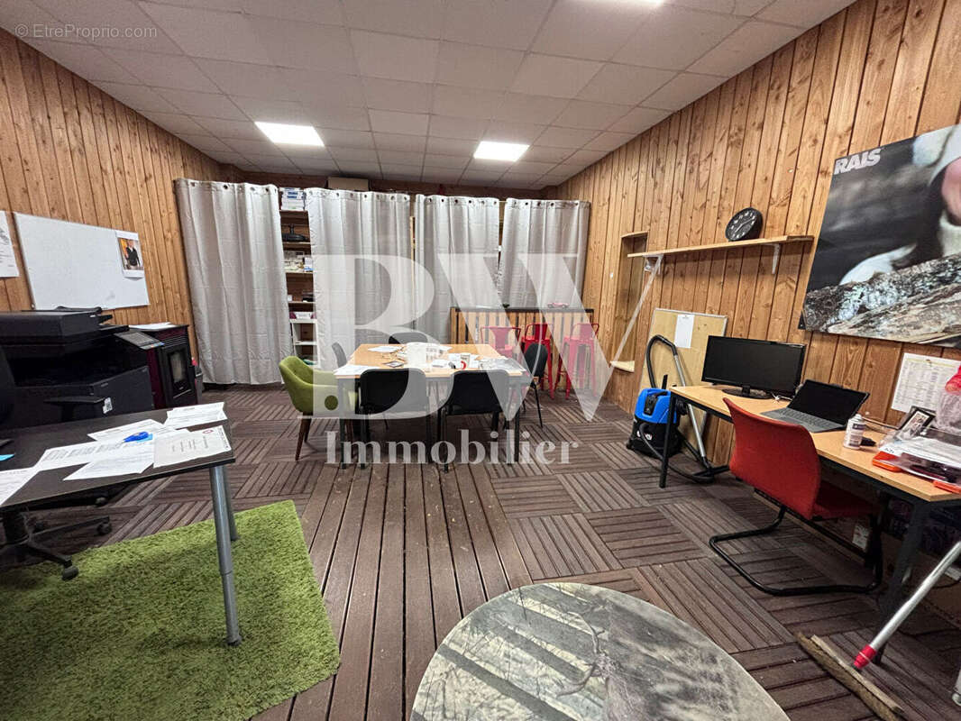 Commerce à PLOUEDERN