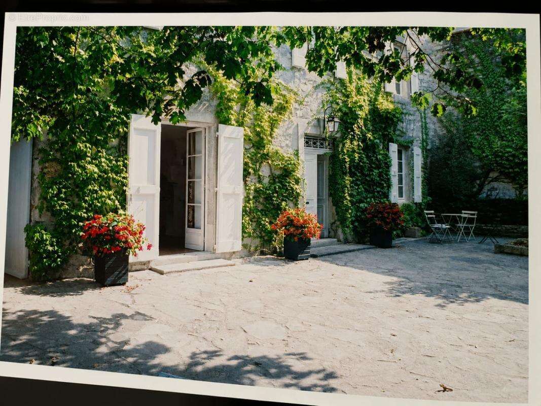 Maison 249 m² à Saint-Jean-De-Maruejols-Et-Avejan  - photo 2