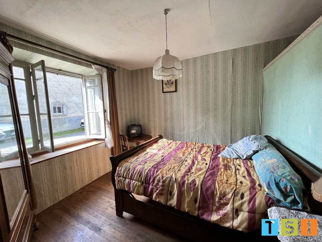 Maison à VILLENEUVE-LECUSSAN