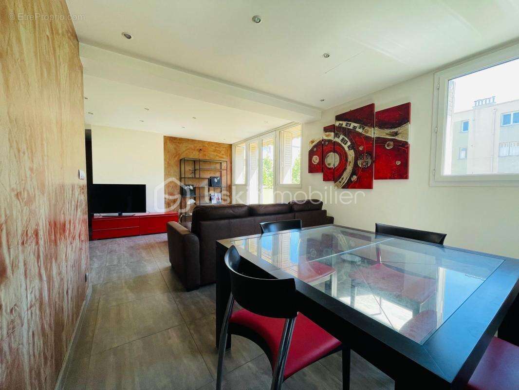 Appartement à MARSEILLE-3E