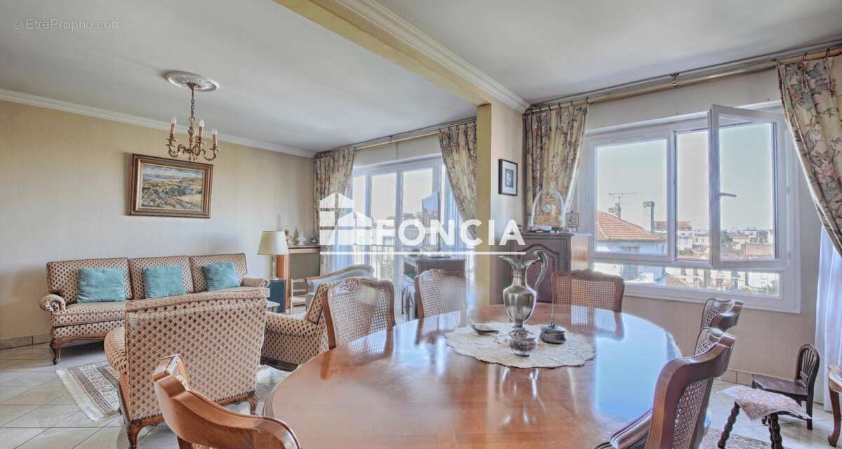 Appartement à MAISONS-ALFORT