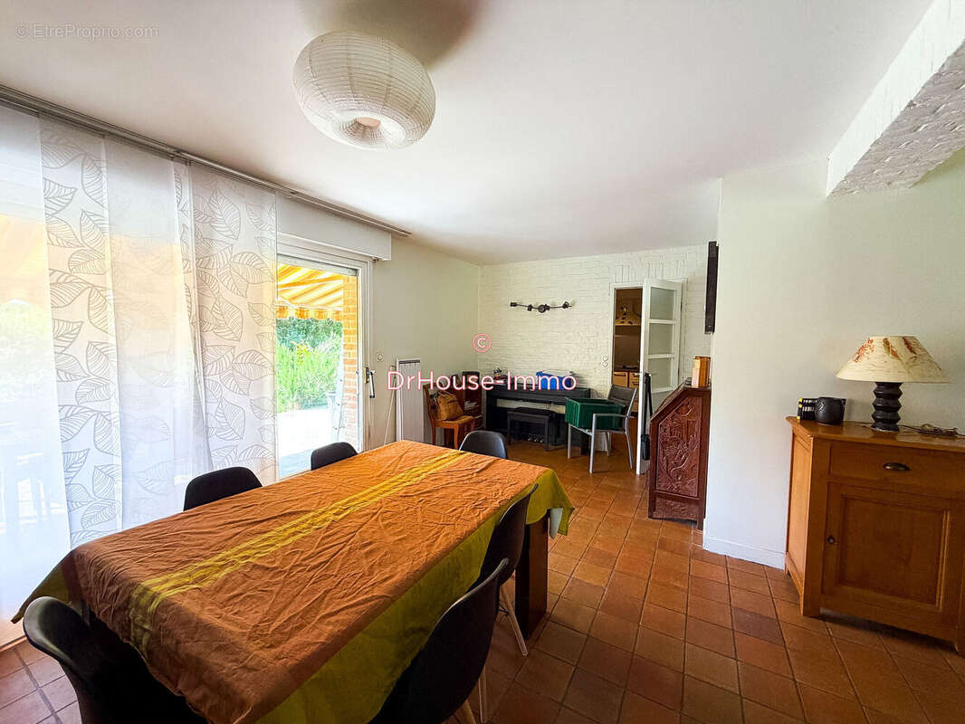 Maison 136 m² à Genech  - photo 2