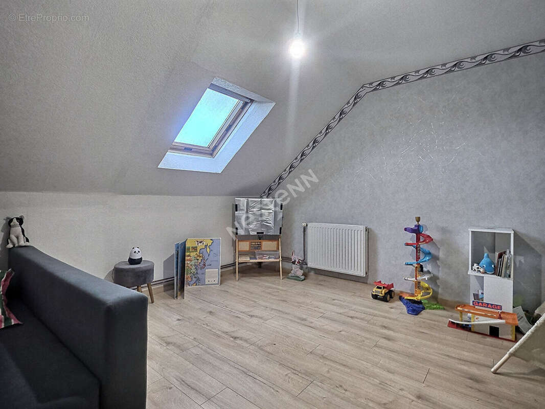 Maison Forbach - 3 Chambres - 137 m2 - Rue calme - proche commodités - Terrain 6,01 ares - photo 9