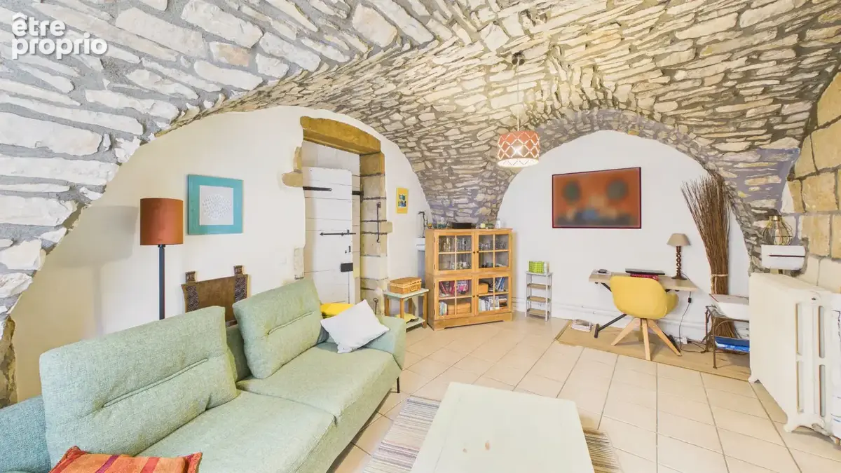 Uchaud , appartement de caractère 86 m² avec cour privative, cave voûtée et 2 chambres - photo 7
