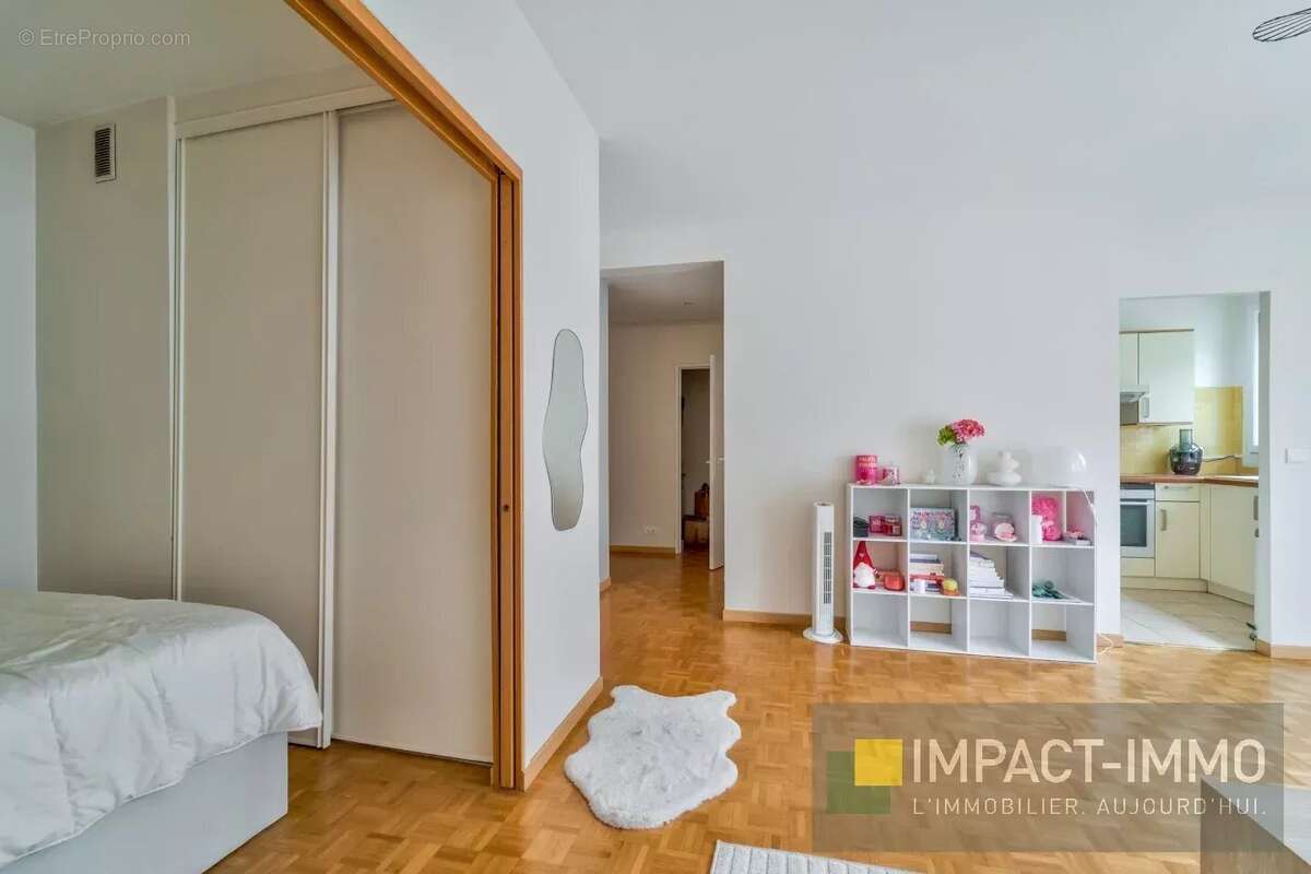 Appartement à COURBEVOIE