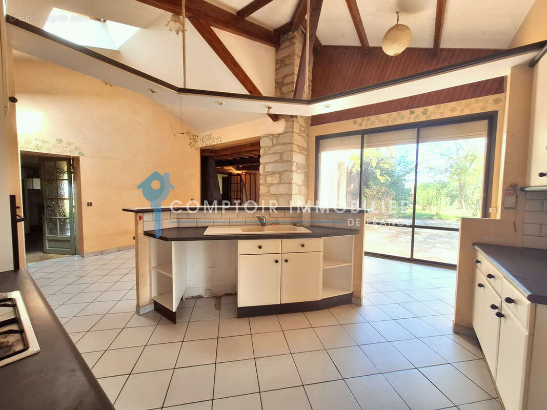 A vendre Dpt 81 Maison à restaurer 6 ch. avec extension, terrain et dépendances - photo 6