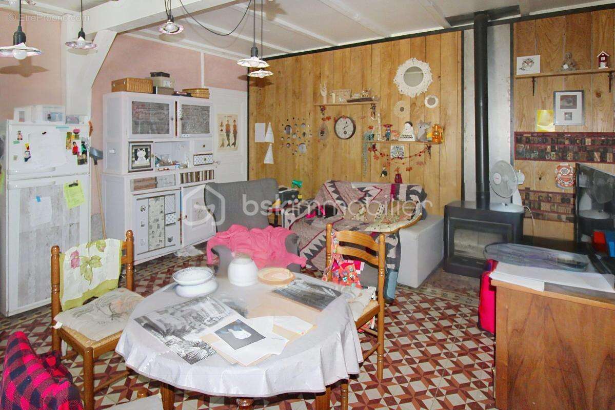 Maison à SAINT-JEAN-DU-BRUEL