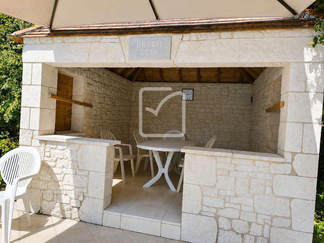 Maison T5 avec piscine, 4 chambres - étang - dépendances et plus de 2,14 hectares de terrain - Un cadre de vie - photo 9