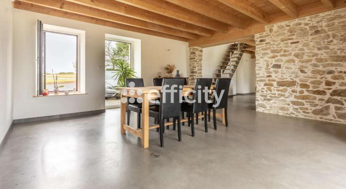 Maison 157 m² à Aigrefeuille-Sur-Maine  - photo 6