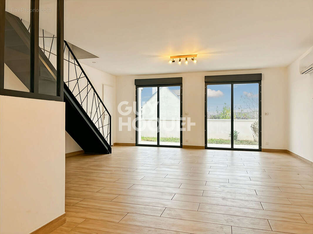 Maison à FONTENAY-TRESIGNY