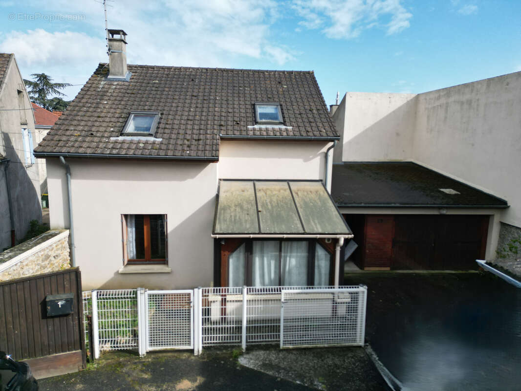 Maison à FEUCHEROLLES