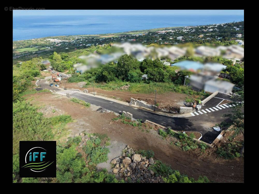 Terrain à SAINT-LEU