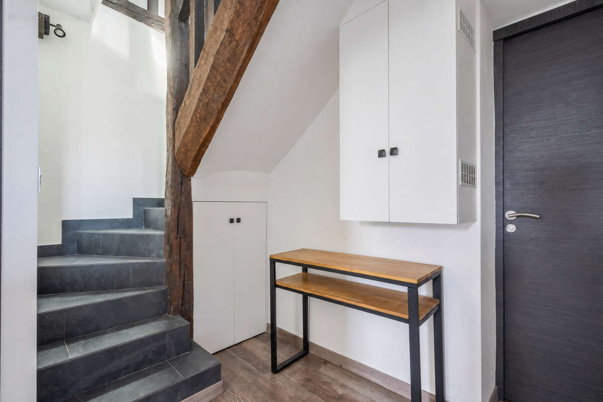 Duplex en dernier étage - charme de l'ancien et rénovation contemporaine - photo 8