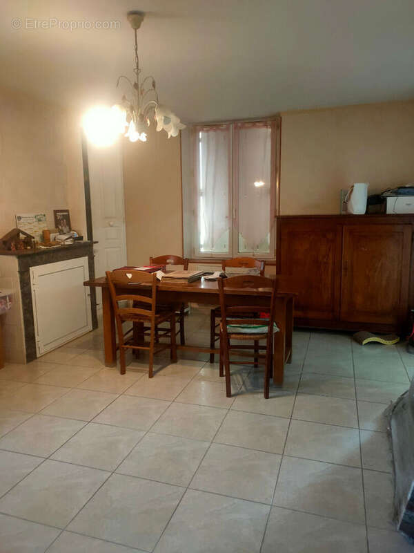Maison familiale de 129,63 m² - La Ville-aux-Dames proche gare école commerces - photo 6