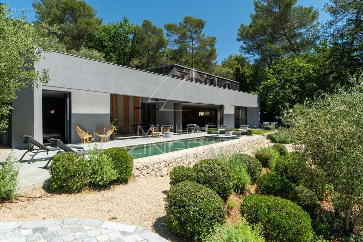 Maison à VALBONNE