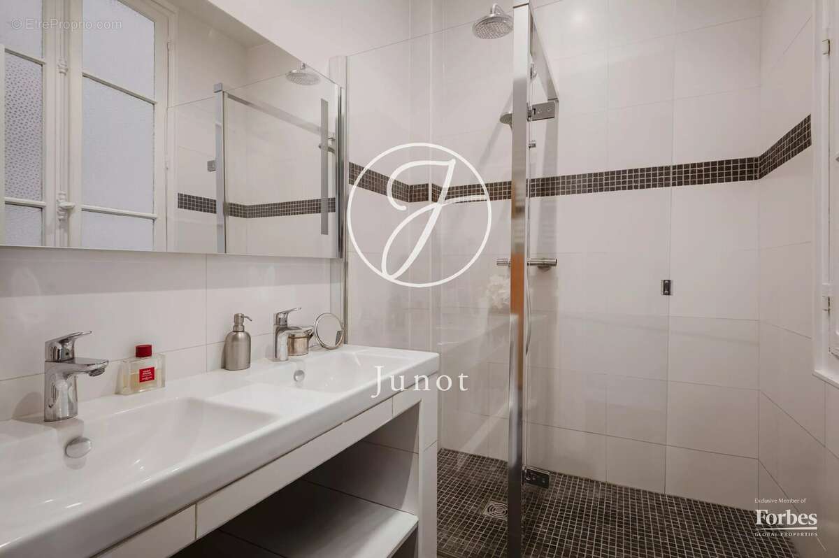 Paris 16e - JASMIN - Appartement - 4 pièces - 89,20m² Carrez - 2 chambres - Balcon - Vue ciel - photo 11