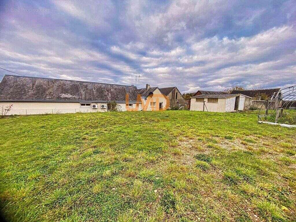 Maison à SAVIGNY-SUR-BRAYE