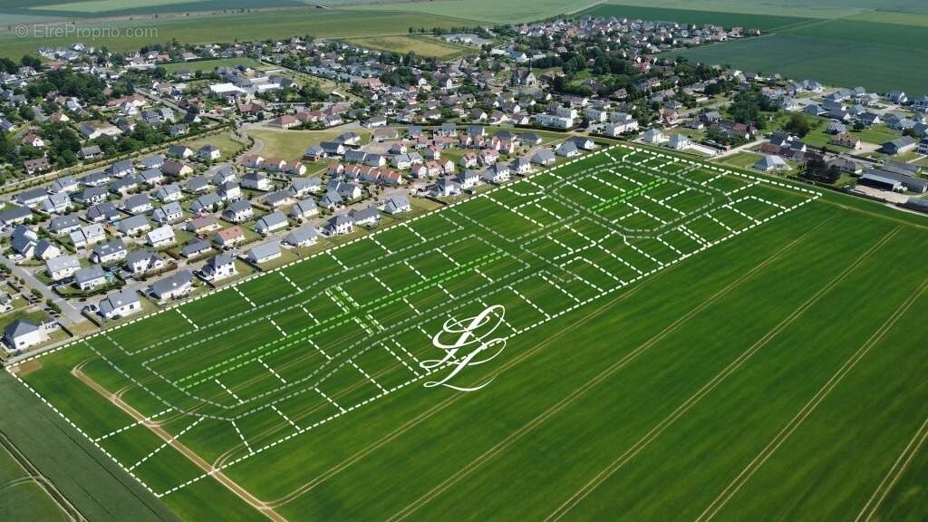 Terrain à GUICHAINVILLE