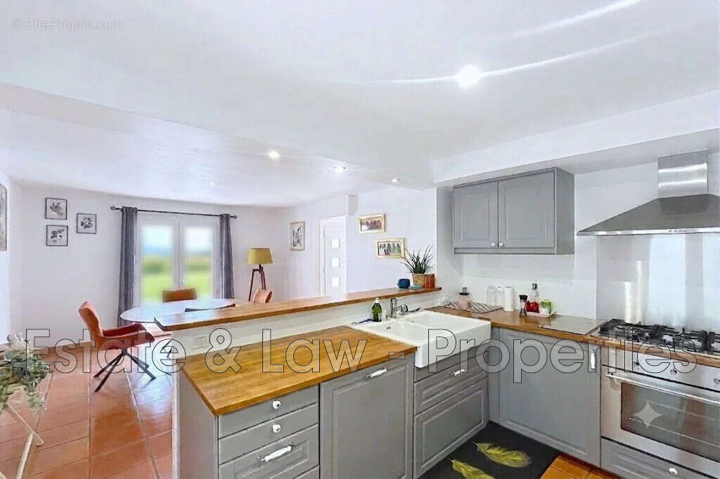 Maison 126 m² à Cotignac  - photo 5