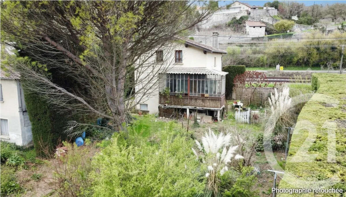 Maison à SAINT-CYR-SUR-LE-RHONE