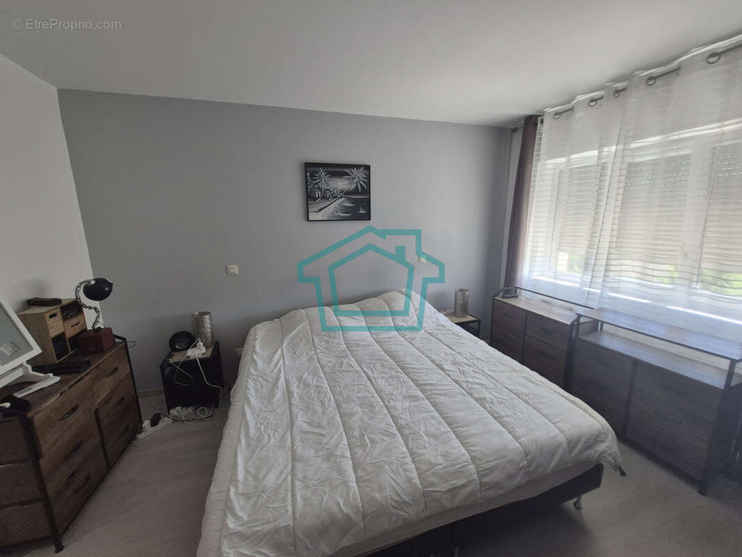GROSROUVRE   Maison en pierre de caractère de 168 m2 avec grange de 100 m2, studio indépendant et fort potenti - photo 12