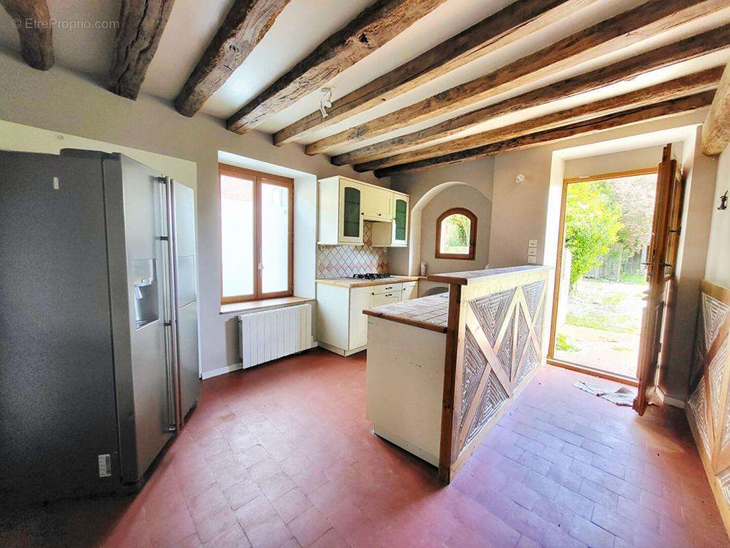 Maison en pierre 6 pièces, jardin et piscine ! - photo 3