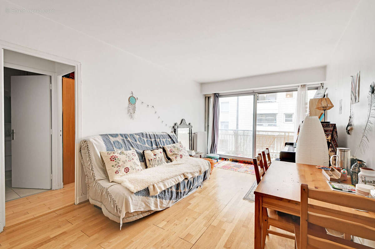 Appartement à PARIS-19E