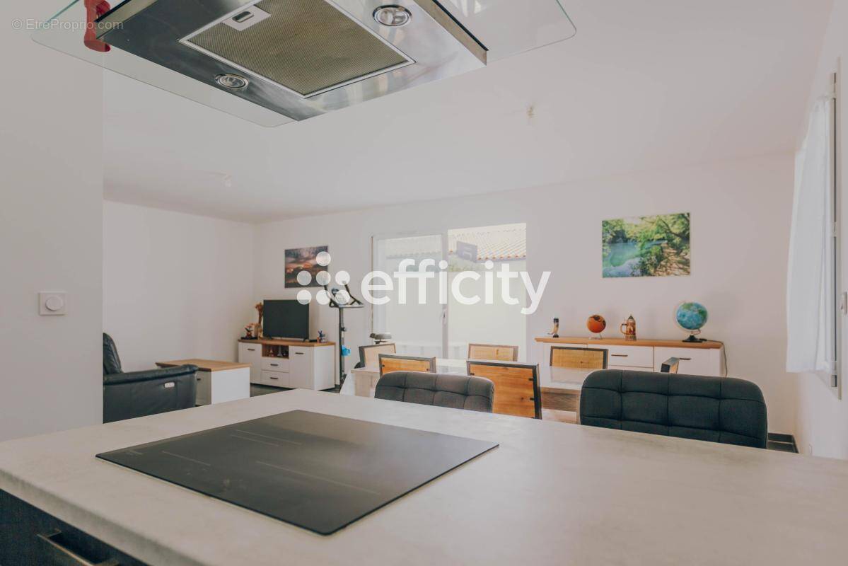 Maison à SAINTE-SOULLE