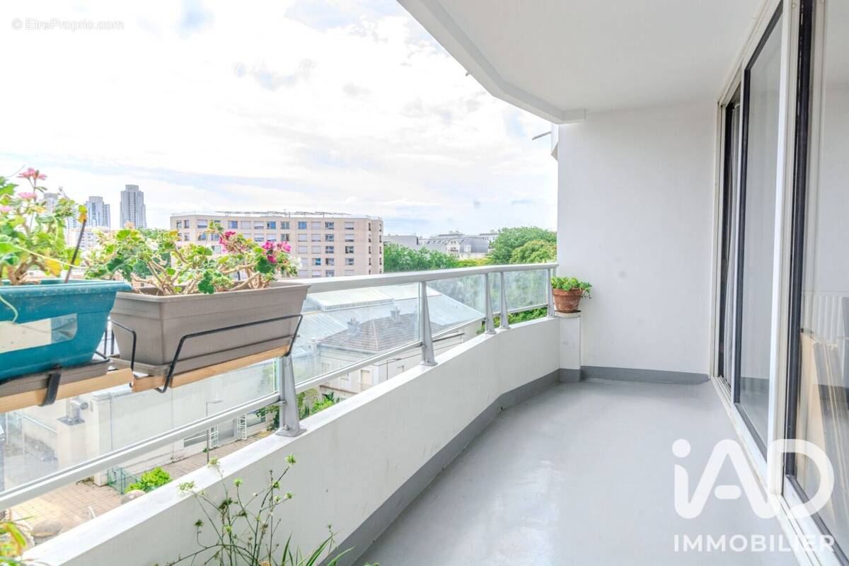 Photo 1 - Appartement à PARIS-18E