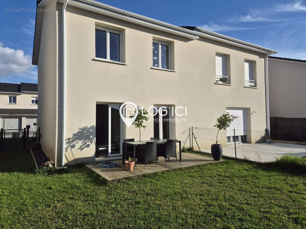 Maison à LONS
