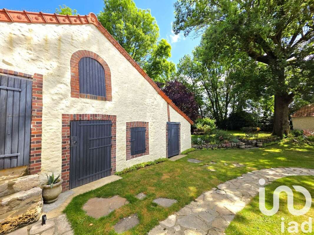 Photo 2 - Maison à PRUNAY-LE-GILLON