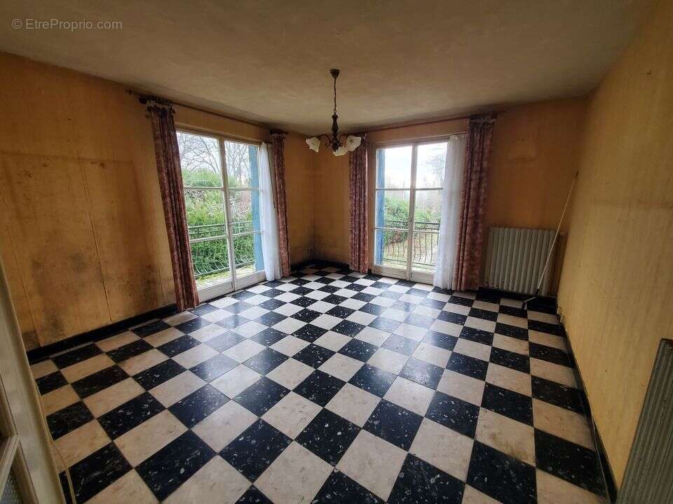 Maison à VIGNOUX-SUR-BARANGEON