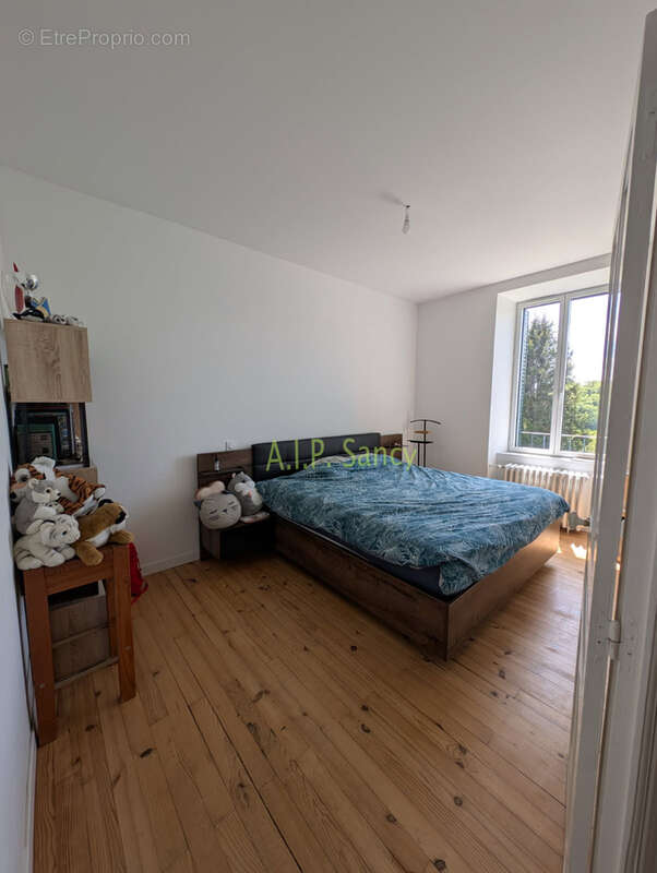 Maison à LE VERNET-SAINTE-MARGUERITE
