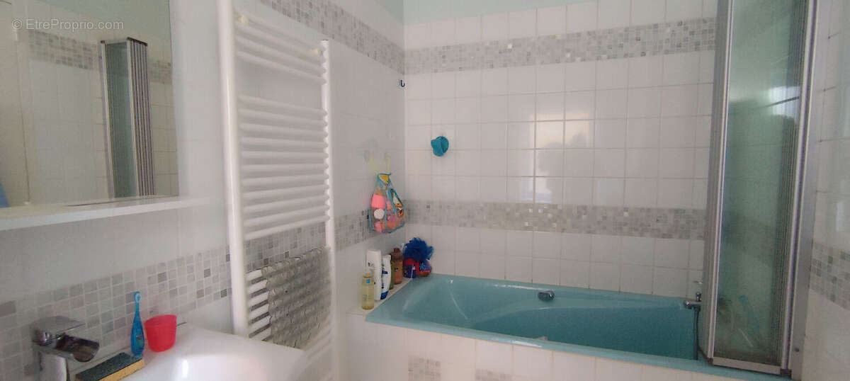 Maison à CHAMPROND-EN-GATINE