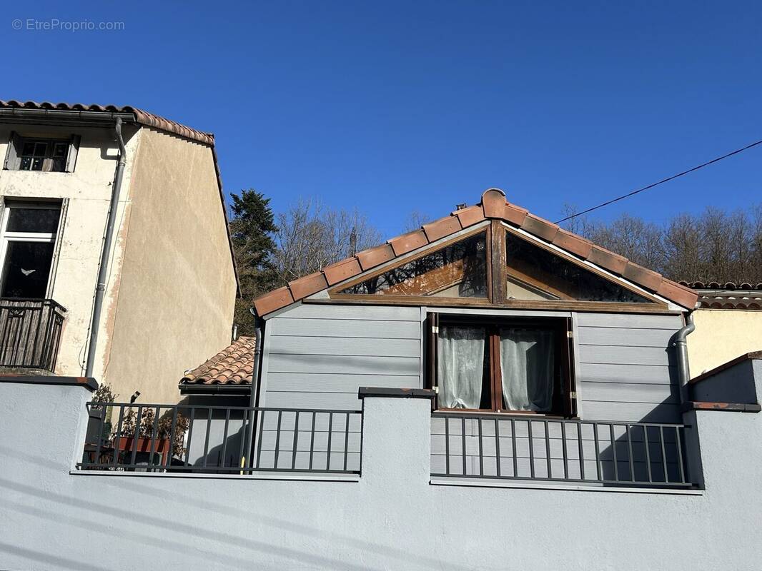 vue façade  - Maison à QUILLAN
