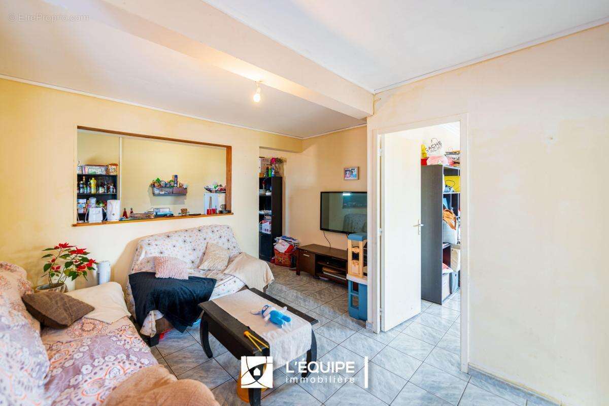 Maison 124 m² à Saint-Benoit  - photo 4