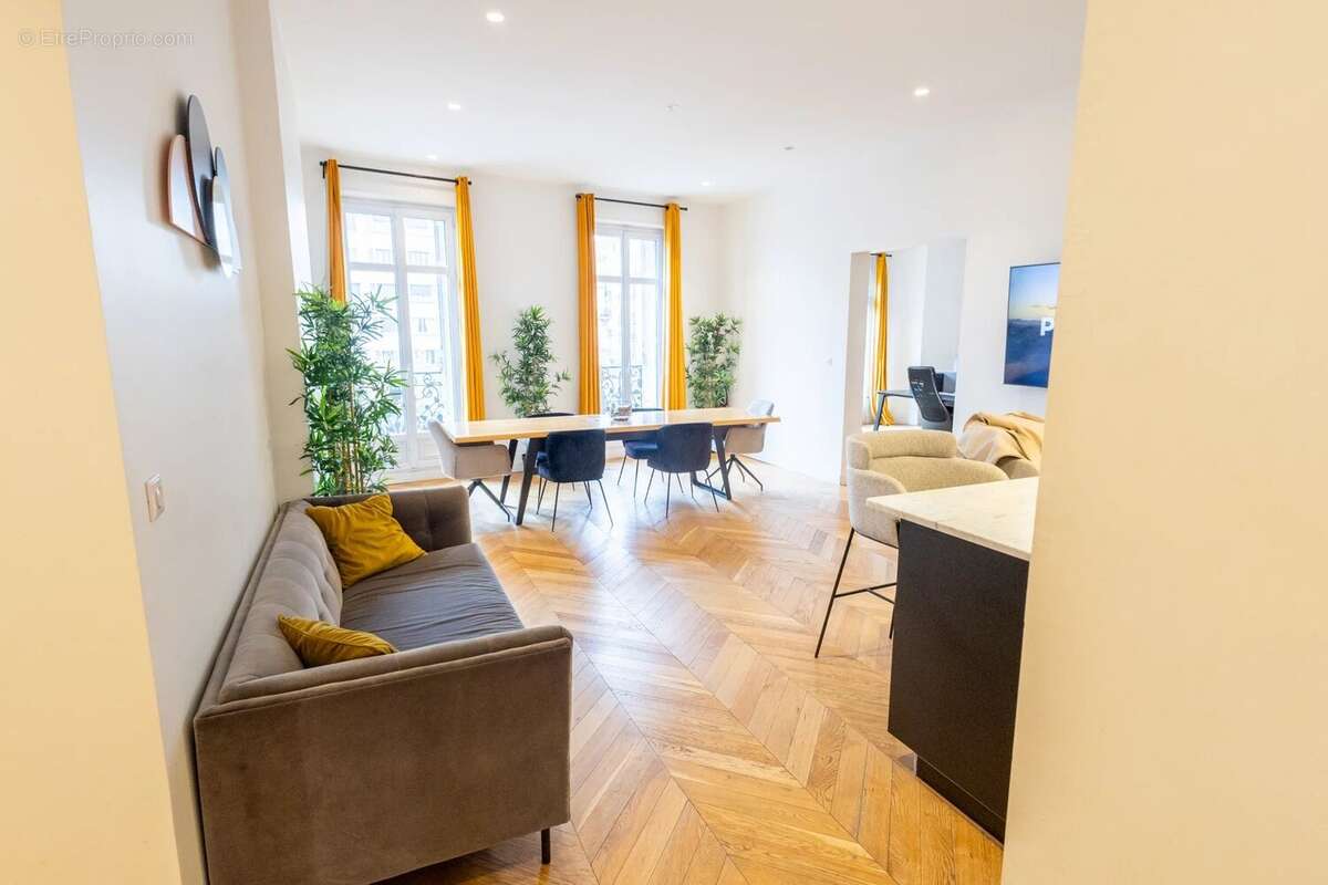 Appartement à MARSEILLE-8E