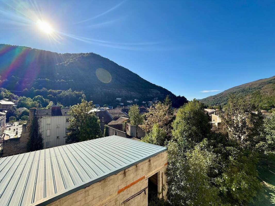   - Appartement à AX-LES-THERMES