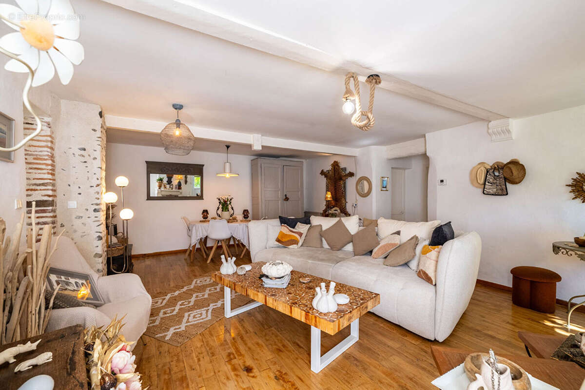Maison Aire Sur L Adour 4 pièce(s) 117 m2 - photo 2