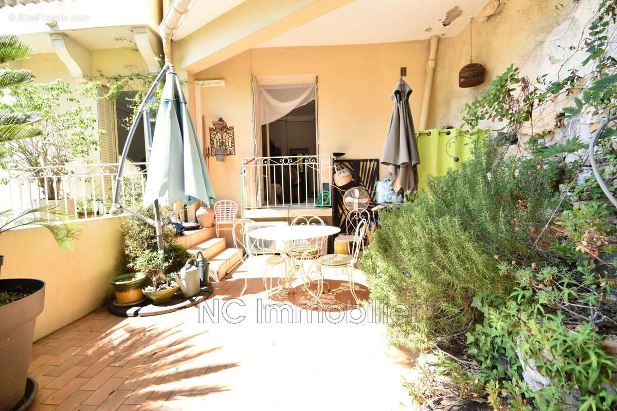 Appartement à VALLAURIS