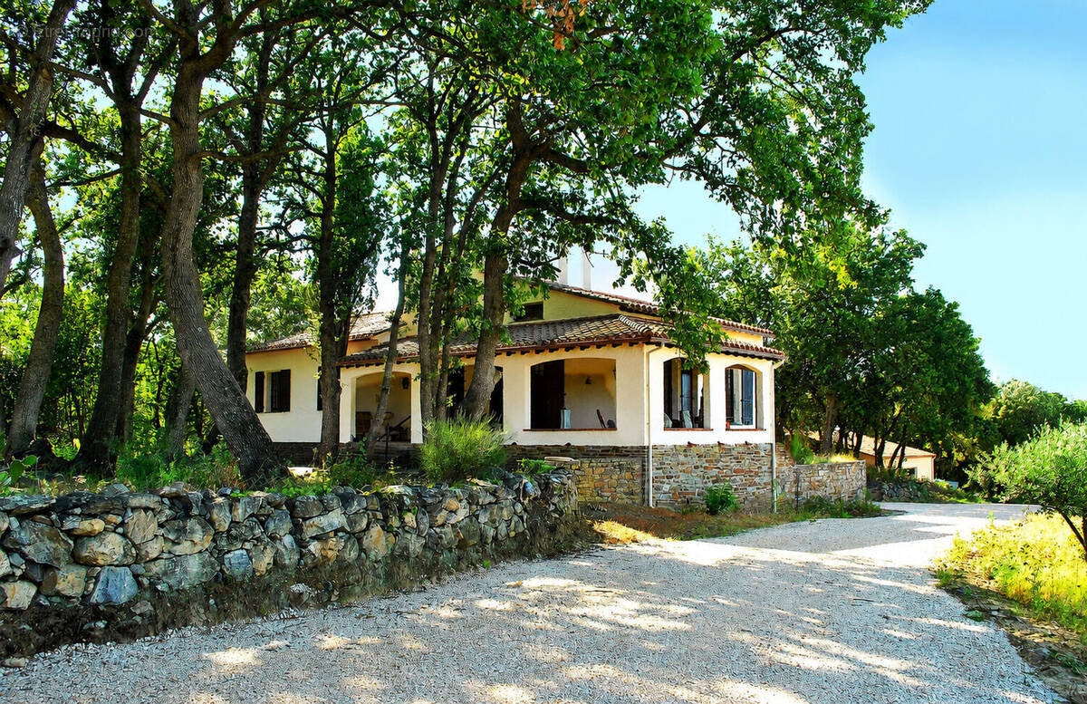 Maison à LAROQUE-DES-ALBERES