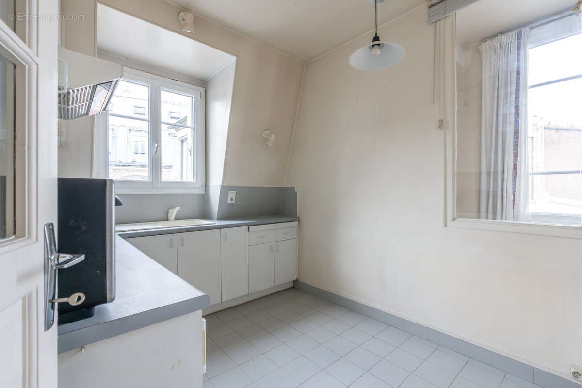 [ Paris 17 - Pereire - Wagram ] - Appartement 2/3 pièces dernier étage - photo 10